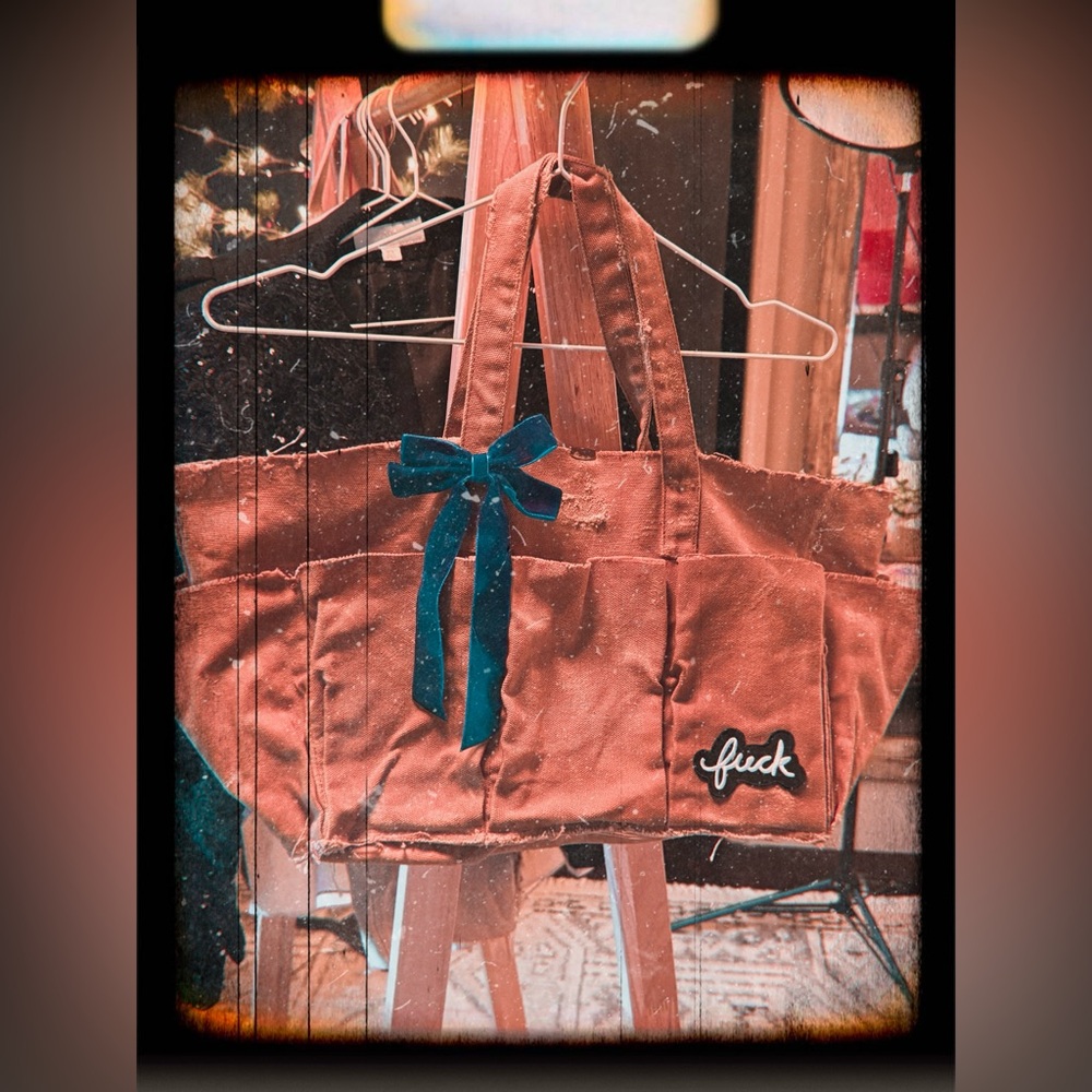 THE DISTRESSED MACHINERY | THE NEXT IT BAG